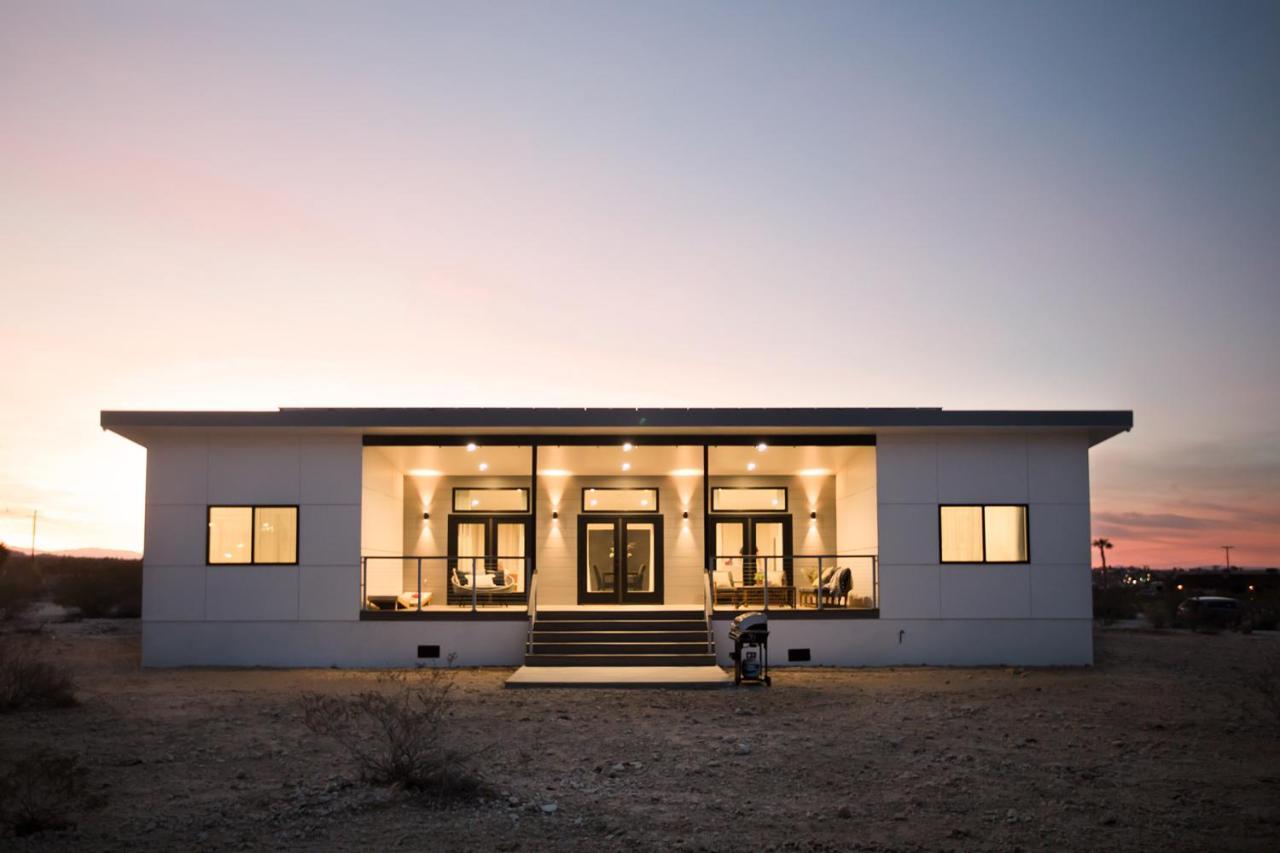 Modern Desert Dream - New Build Туэнтинайн-Палмс Экстерьер фото