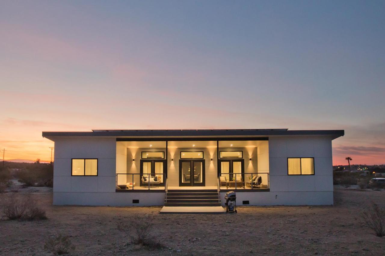 Modern Desert Dream - New Build Туэнтинайн-Палмс Экстерьер фото